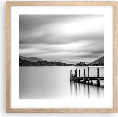 Produktbild von Gerahmtes Poster - Rahmen in heller Eiche - Schwarzweiß Landschaft See - 40x40 cm - Wand Bild - Wanddeko - Wandbilder - Wandposter - Bilderrahmen - Bilder - Kunstdruck - Wandbild - P2NAC40x40-4321