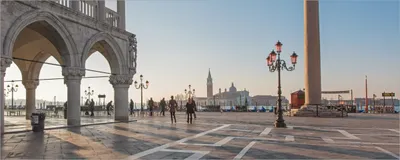 Produktbild von Wallario Poster - Venedig - Dogenpalast, Markusplatz und San Giorgio Maggiore I, Kunstdruck Größe: 50 x 125 cm