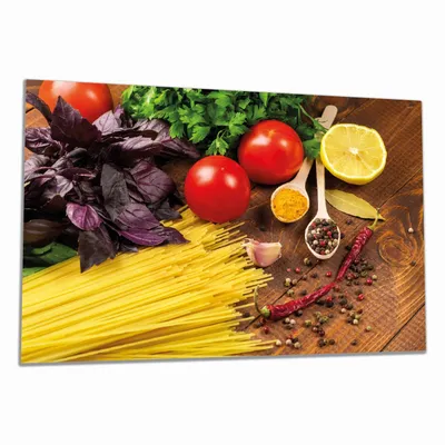 Produktbild von Wallario Herdabdeckplatte aus Glas, Größe 80 x 52 cm 1-teilig, Motiv Italienisches Menü mit Spaghetti, Tomaten, Basilikum und Gewürzen