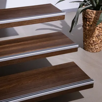 Produktbild von Treppenkantenprofil mit Doppel-Gummieinlage Power Grip Länge: 100 cm Selbstklebend Schwarz
