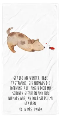 Produktbild von Mr. & Mrs. Panda Handtuch Hund Marienkäfer - Weiß - Geschenk, Mischlingshund, Sprüche, Großes Badehandtuch, Zuversichtlich, Frottee-Handtuch, Strandtuch, Positiv