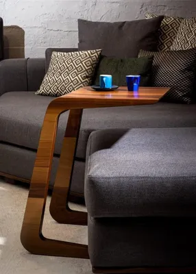 Immagine prodotto di Elegante tavolino in legno per accenti naturali in salotto