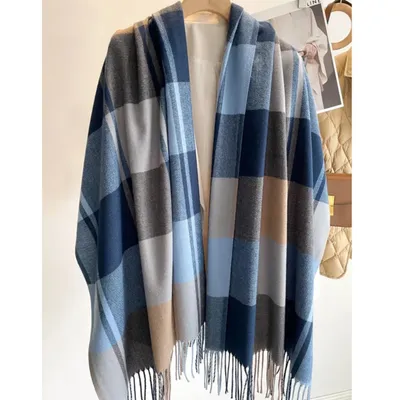 Produktbild von Eleganter blauer Schal ME-33765 im Karomuster KP33765