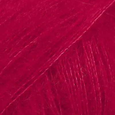 Produktbild von Drops Kid Silk 14 – Premium Mohair-Seide Strickgarn in kräftigem Rot (Uni-Color)