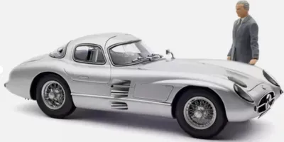 Produktbild von MERCEDES-BENZ 300 SLR Coupé 1955 Silber, CMC246, Maßstab1/18, CMC