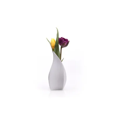 Produktbild von Handgefertigte Porzellanvase aus Thüringen, klassisch weiß