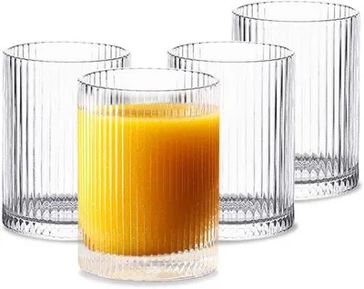 Produktbild von Unyqoos® Longdrinkgläser 4er-Set (370 ml) – geriffeltes Design, inkl. Glasstrohhalmen, spülmaschinenfest, ideal für Cocktails und Tee
