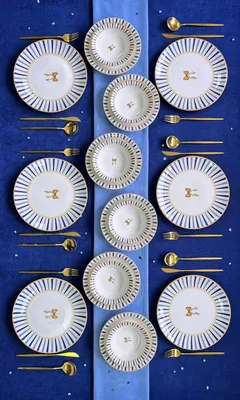 Produktbild von Hermia Concept, Hochwertiges 24-teiliges Geschirrset, 100% Keramik, Weiß, Blau & Hellblau | 6 Servierplatten (26 cm), 6 Teller (22 cm), 6 Schalen (16 cm), 6 Dessertteller (20 cm) | Spülmaschinen- und mikrowellenfest.