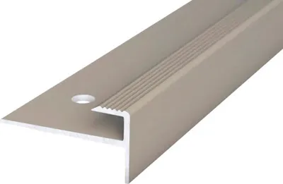 Produktbild von Prinz Treppenkante mit Einschub Alu Edelstahl matt gelocht 30 x 15 x 2500 mm