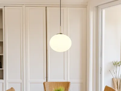 Produktbild von LED Pendelleuchte Messing mit Glaskugel Lampenschirm Weiß, Esstischlampe Ø 30cm