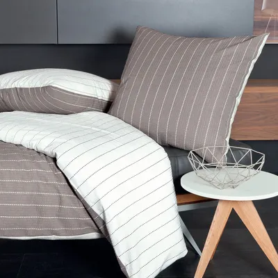 Produktbild von Traumschlaf Mako-Soft-Seersucker Wendebettwäsche Tango taupe 155x220 cm + 80x80 cm