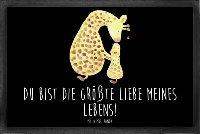 Produktbild von Mr. & Mrs. Panda fußmatte Giraffe Kind 60 x 90 cm - Schwarz - Geschenk, Schmutzfänger, Tochter, Afrika, Schmutzfangmatte, Mama, Lieblingsmensch, Schmutzmatte, Mutter