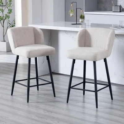 Image de Ensemble de deux tabourets de bar en lin, couleur beige, avec pieds en métal et dossier incurvé