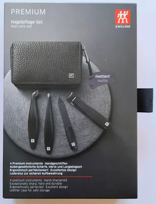 Produktbild von ZWILLING Maniküre-Set (4-teilig, Echtleder Etui, Reißverschluss, Reiseset) Premium Instrumente aus rostfreiem matt satinierten Edelstah, Black Edition