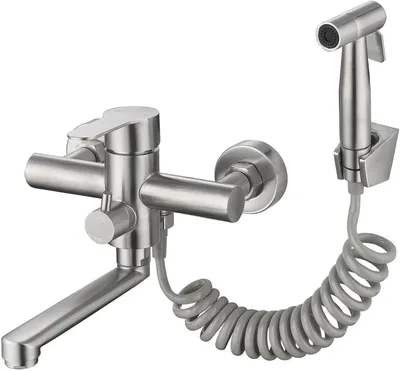Imagen del producto de Grifo de cocina con montaje en pared, equipado con pistola de pulverización, 2 chorros de agua, 18 cm de altura, y caño giratorio para la cocina