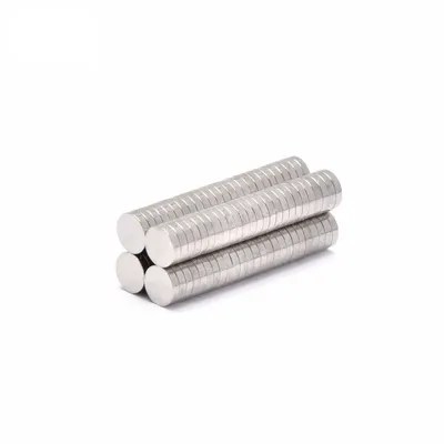 Immagine prodotto di Magneti al neodimio, forma disco, dimensioni 4 x 1 mm - confezione da 50 pezzi