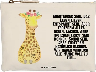 Produktbild von Mr. & Mrs. Panda Schminktasche Giraffe Blumenkranz Größe M - Weiß - Geschenk, Pouch, Selbstliebe, Schlampermäppchen, Mäppchen, kosmetiktäschchen, Afrika, Abenteurer