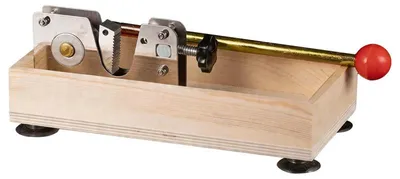 Produktbild von Nussknacker Edelstahl verstellbar 1,2–3,7cm Hebelmechanik Metalllegierung rutschfester Griff für Walnüsse Haselnüsse Küche Haushalt