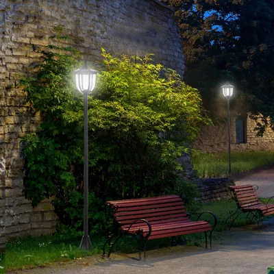 Zdjęcie produktu dla Lampa ogrodowa LED Outsunny Solar, plastikowa, do użytku wewnątrz i na zewnątrz, wysokość 177 cm, lampa ogrodowa, 30/60 lumenów, do dekoracji balkonu w ogrodzie, czarna