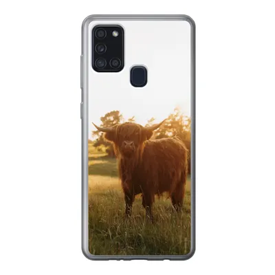 Produktbild von MuchoWow® Handyhülle Schutzhülle Hülle für Samsung Galaxy A21s Schottischer Hochländer - Gras - Sonne Silikon Softcase Handy Hülle - Hartschale