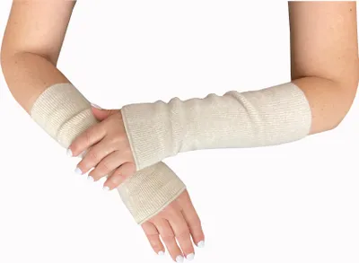 Produktbild von wobera Angora Stulpen oder Pulswärmer mit 45% Angora, 25% Schurwolle, 20% Polyamid und 10% Elasthan für Damen  und Herren (Gr. 2/M, Farbe: beige)