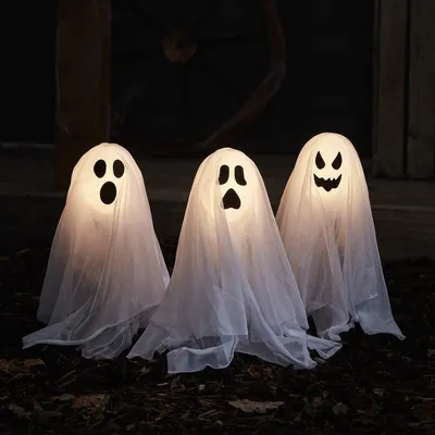 Productafbeelding van Lights4fun, set van 3 Halloween-spokken | Buitenverlichting met grondpen en timer | Werkt op batterijen | Buiten decoratie voor herfst, geschikt voor tuin, oprit en terras | (H) 40 x (B) 35 x (D) 8 cm
