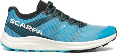 Trailrunning-Schuh "Spin Race" von Scarpa in Blau mit schwarzem Logo und griffiger Sohle.