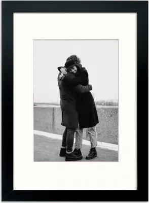 Produktbild von FRAMAI® Bilderrahmen 21x29,7 cm in Schwarz – mit Passepartout – MDF Holzrahmen, bruchsicheres Plexi, umweltfreundlich, mit Aufhängung & Ständer – Hochformat & Querformat