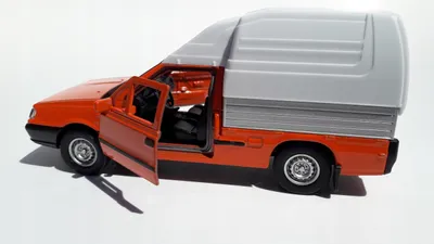 Obrázok produktu pre Welly, model nákladného auta Polonez, farba: oranžová, mierka: 1:34