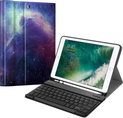 Produktbild von Fintie Tastatur Hülle für iPad 9.7 2018 (6. Generation), Soft TPU Rückseite Gehäuse Keyboard Case mit eingebautem Pencil Halter, magnetisch Abnehmbarer QWERTZ Bluetooth Tastatur, Die Galaxie