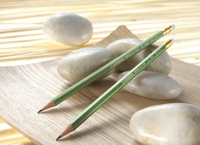 Produktbild von Umweltfreundlicher Bleistift mit Radiergummi - STABILO GREENgraph - Einzelstift - Härtegrad HB