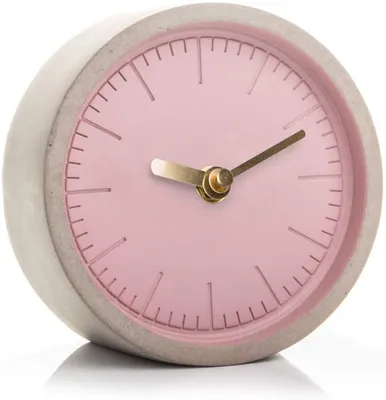 Image de Good Design Works Concrete Clock Horloge de table pour femmes