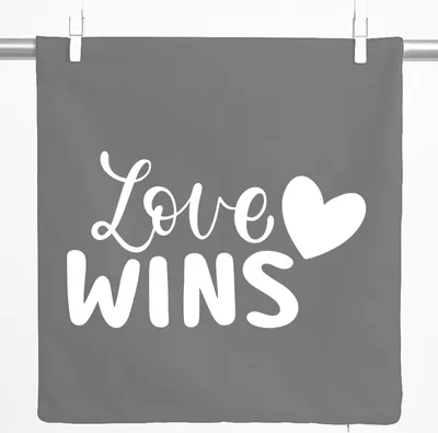 Produktbild von Huuraa Kissenbezug Love wins Herz 40x40cm Steel Grey Baumwolle Dekokissenbezug Geschenkidee