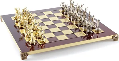Zdjęcie produktu dla Metalowy zestaw szachowy w stylu starożytnej Grecji, 36×36 cm – czerwono-złoty