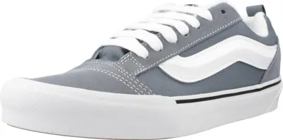 A single Vans Knu Skool shoe is shown against a white background.