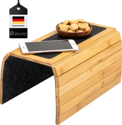 Produktbild von eluno Armlehnen Sofatablett aus Bambus mit rutschfester Silikonablage, faltbare Ablage für Snacks, Handy uvm.