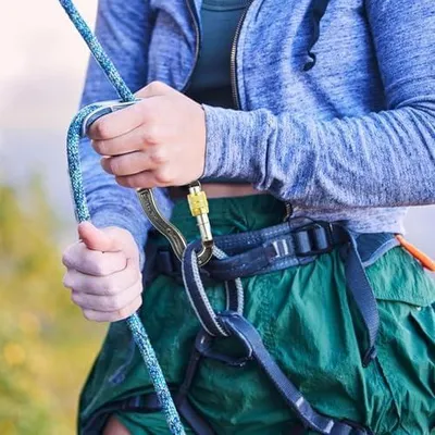 Produktbild von Kletterkarabiner aus Aluminiumlegierung – Robuste Kletterhaken für Klettern und Bergsteigen