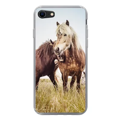 Produktbild von MuchoWow® Handyhülle Schutzhülle Hülle für iPhone 7 Pferde - Gras - Frühling Silikon Softcase Handy Hülle - Kartenhalter