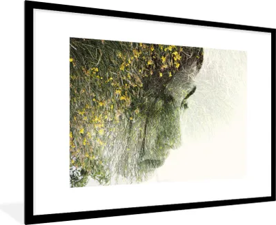 Produktbild von MuchoWow® MuchoWow® Gerahmtes Poster Mehrfachbelichtung eines Frauengesichts und Blumen 90x60 cm - Poster mit zchwarzem Bilderrahmen - Wanddekoration - Fotos