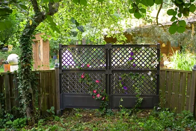 Produktbild von KHW Rankgitter, Kunststoff, Anthrazit, 100 x 6 x 140 cm, UV- & wetterbeständig, 2er-Set mit Erdspießen, für Rankpflanzen, Wind- & Blickschutz, einfache Steckmontage, pflegeleicht
