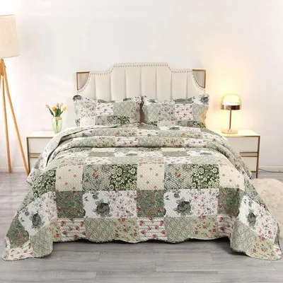 Produktbild von Unyqoos® Patchwork-Tagesdecke für Doppelbett 220x230 cm mit 2 Kissenbezügen 50x75 cm, 100% Polyester, 150 g/m² Füllung, beidseitiges Blumenmuster