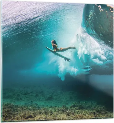Produktbild von Bilder auf glas - Einteilig - Surfen Unterwasser Frau - 60x60cm - Glasbilder - Wandbilder - Bilder - zum Aufhängen bereit - Wanddekoration aus Glas - Glas Bilder - Wandbild auf Glas - GAC60x60-4898