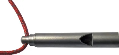 Produktbild von Robuste und ultraleichte Titan Notfallpfeife für Outdoor, Survival und den Ernstfall – zuverlässig und langlebig