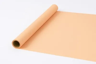 Obrázek produktu pro Dekorační saténová fólie 50cm/9mb broskvová pro květinovou výzdobu