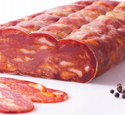 Produktbild von Pikante Salami Spianata Piccante in Scheiben 100g - Shelter Bukovina