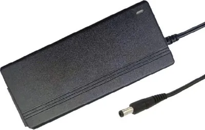 Image de 15 V 4 A 60 W Bloc d'alimentation de bureau IEC C14 CC 5,5 x 2,1 mm