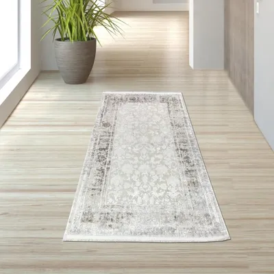 Productafbeelding van Beige wollen tapijt met een vintage ornamentpatroon, met een elegante glans, geschikt voor slaapkamer of woonkamer. Afmetingen: 80 x 150 cm
