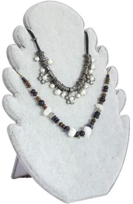 Imagen del producto de Ibenzoa® - Soporte de terciopelo en forma de L para collares, color gris. Elegante expositor de joyería de 20,4 x 28,5 cm con 5 ranuras para collares y colgantes