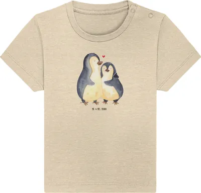 Produktbild von Mr. & Mrs. Panda Babyshirt Pinguin umarmen 12. - 18. Monat - Natural Raw - Geschenk, Verlobung, T-Shirt Baby,  Shirt, Umarmung, Hochzeitsgeschenk, Verknallt, Liebe
