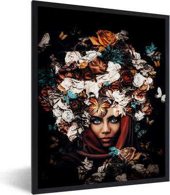 Produktbild von MuchoWow® Gerahmtes Poster Blumen - Schmetterling - Frauen - Kopftuch 60x80 cm - Poster mit Schwarzem Bilderrahmen Wandposter Rahmen Foto Bilder - Premium - Wanddeko Wohnzimmer